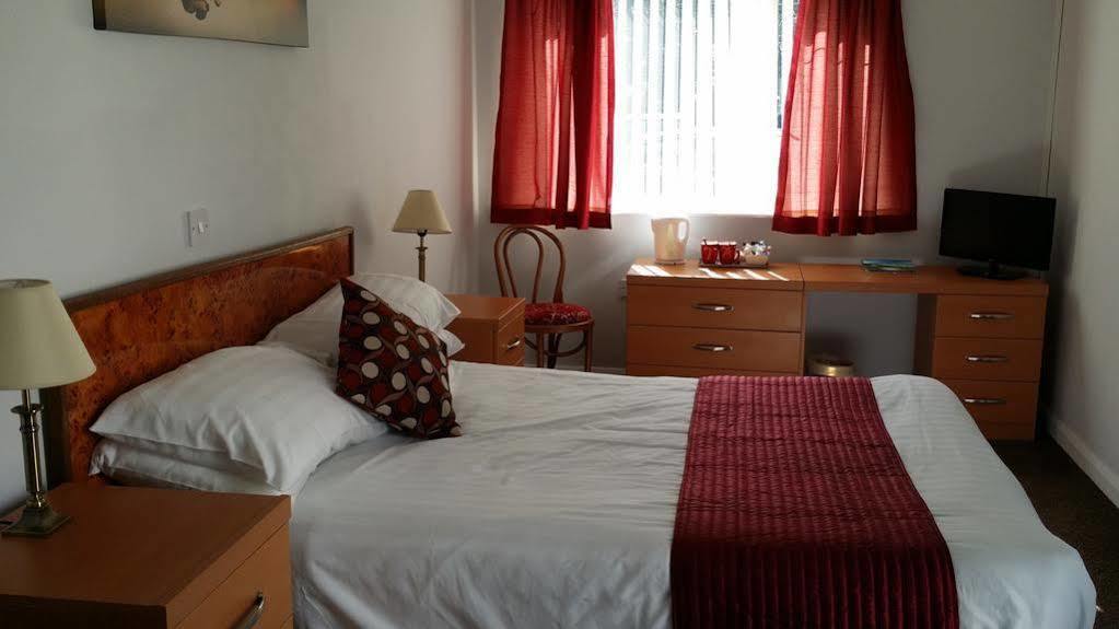 The Arms Hotel
